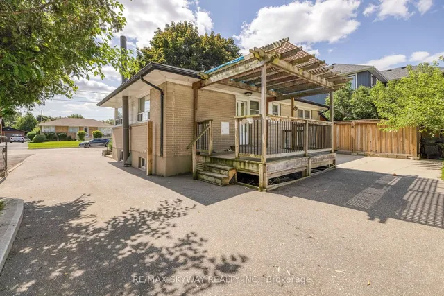 Additional image 40 of 279 ELMWOOD Cres