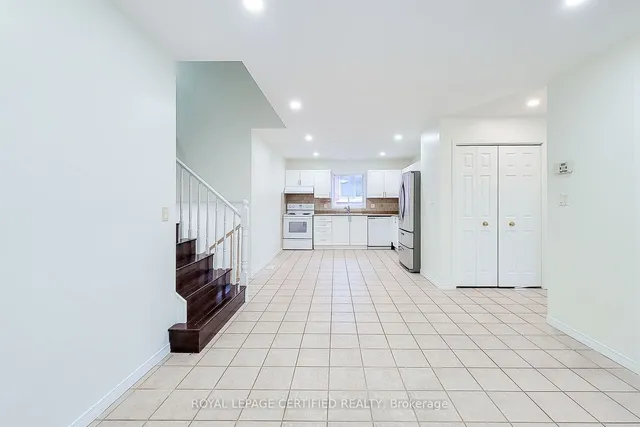 Additional image 20 of 482 Berkindale Dr