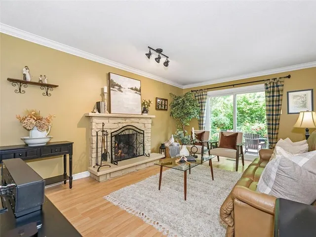 Additional image 16 of 2048 PARKLANE Cres