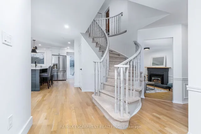 Additional image 2 of 379 Devonshire Terr