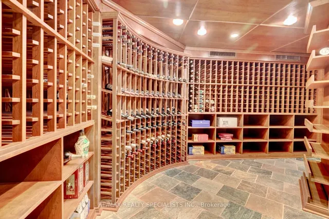 Additional image 40 of 4038 Lakeshore Rd