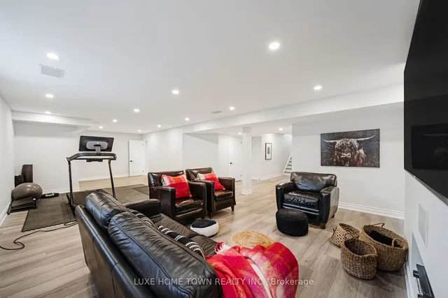 Additional image 32 of 383 Wettlaufer Terr