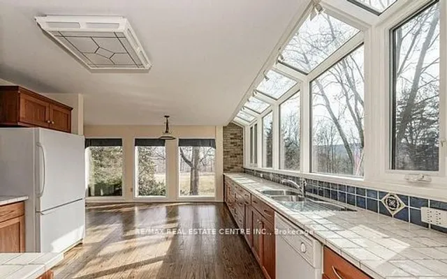 Additional image 15 of 4159 Britannia Rd