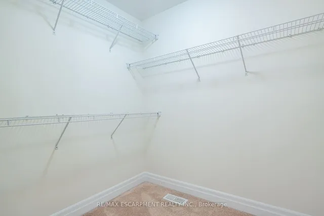 Additional image 28 of 31 Forest Ridge Ave