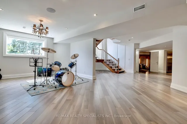 Additional image 38 of 4038 Lakeshore Rd