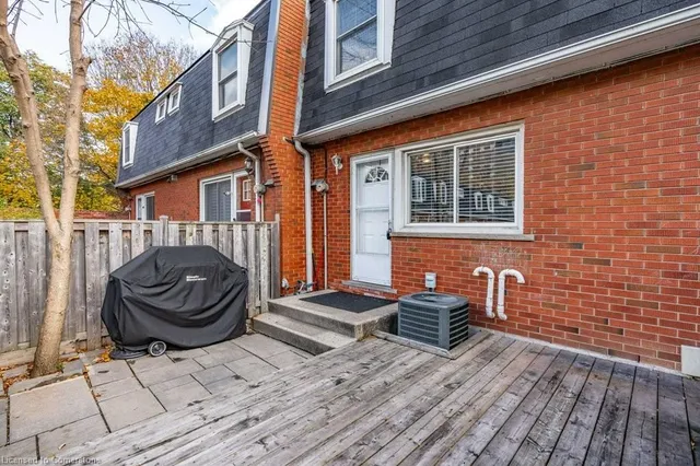 Additional image 32 of 211 Lake Ave