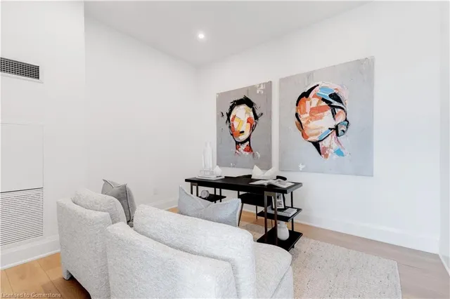 Additional image 35 of 2007 James St Unit 2201