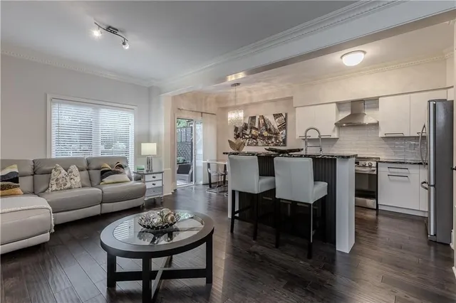 Additional image 25 of 5032 MERCER Common