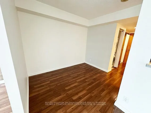 Additional image 17 of 77 Harbour Sq Unit 3005