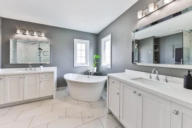 Additional image 21 of 2557 ARMOUR Cres