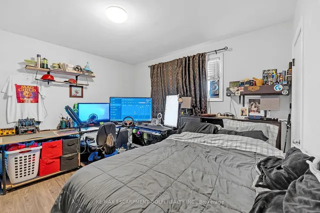 Additional image 12 of 29 Clarendon Ave