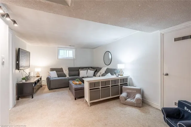 Additional image 21 of 338 Parkside Dr