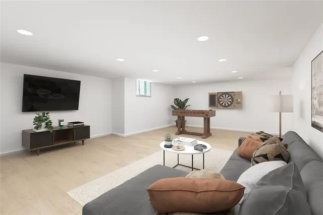 Additional image 23 of 335 YORK Rd