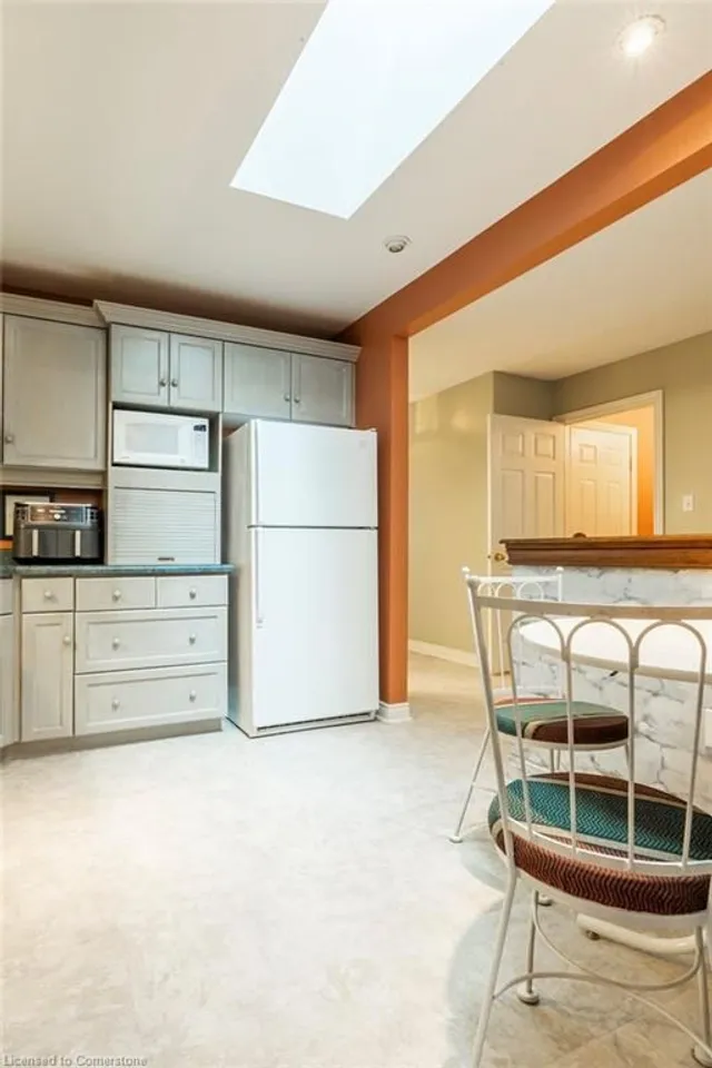 Additional image 17 of 60 Dundas St Unit 15