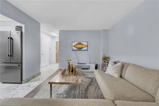 Additional image 10 of 975 Warwick Crt Unit 1107