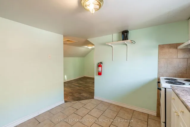 Additional image 22 of 26 Huron St