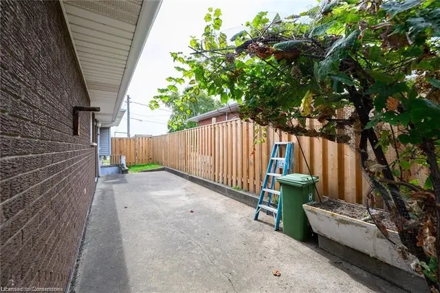 Additional image 30 of 48 Crawford Dr