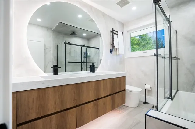 Additional image 39 of 2260 BRITANNIA Rd