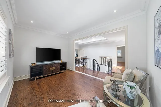 Additional image 30 of 176 Empress Ave