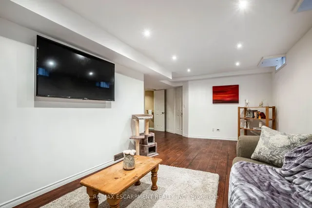 Additional image 32 of 1098 Stephenson Dr