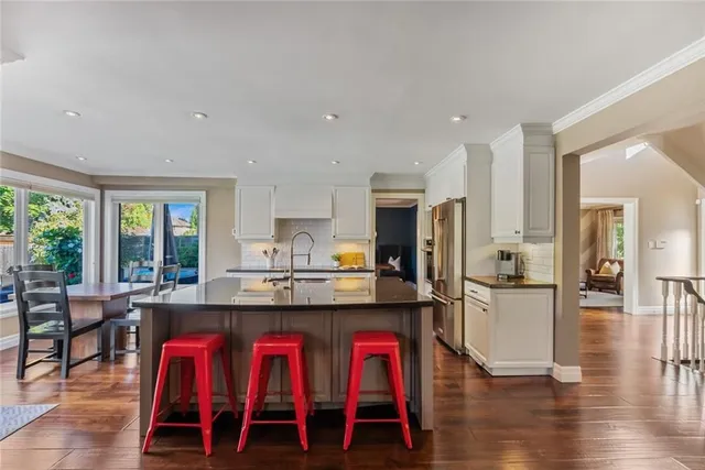 Additional image 7 of 2005 PARKLANE Cres