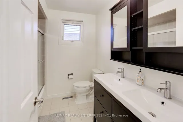 Additional image 19 of 1102 Stephenson Dr