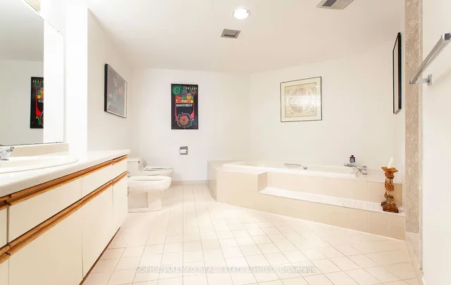 Additional image 33 of 160 Frederick St Unit 706