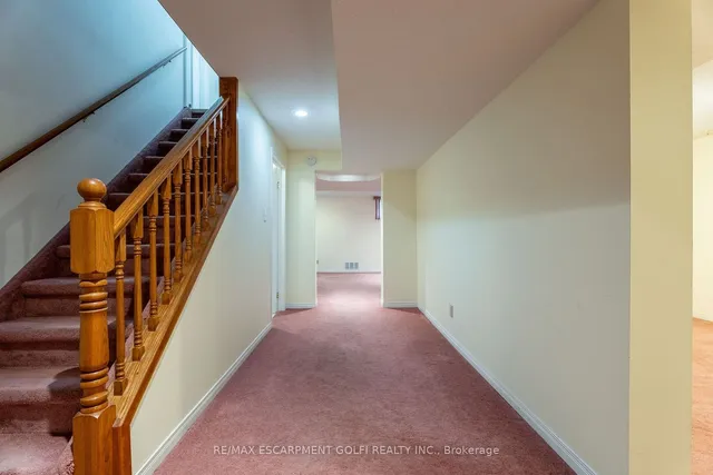 Additional image 30 of 54 Goldcrest Dr