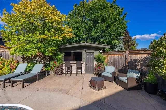 Additional image 41 of 2005 PARKLANE Cres