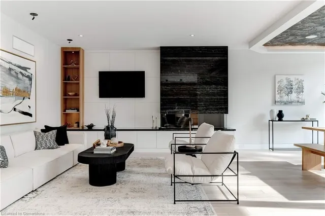 Additional image 17 of 298 Strathcona Dr