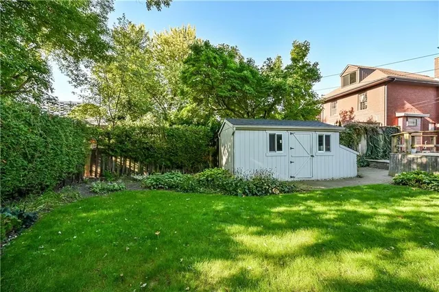 Additional image 36 of 2114 CAROLINE St