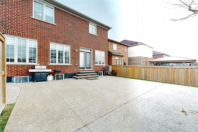 Additional image 39 of 4 Brigham Ave