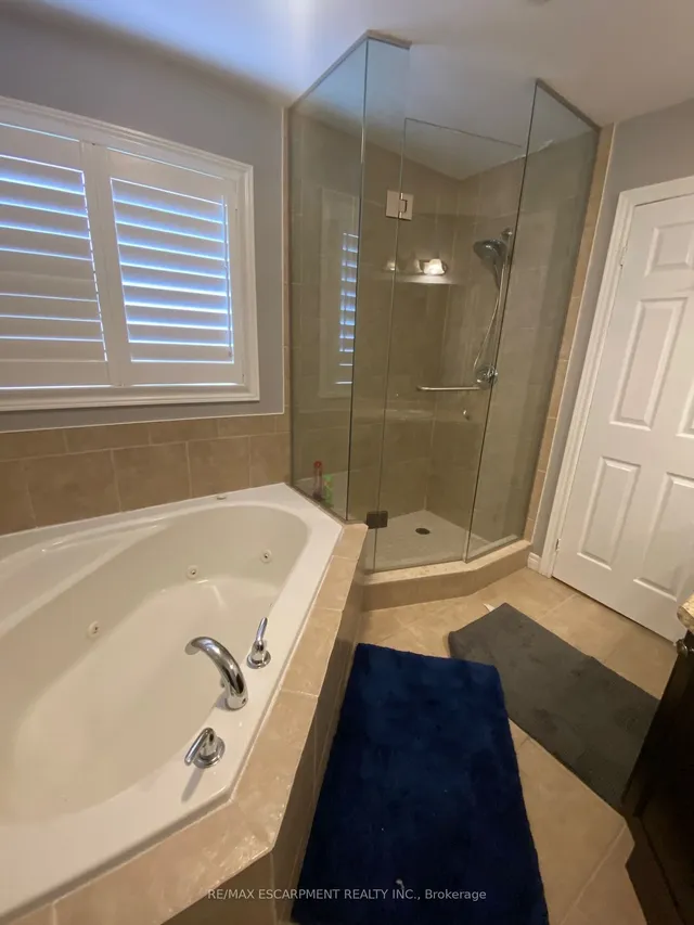 Additional image 16 of 44 PELECH Cres