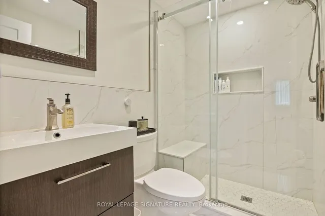 Additional image 22 of 96 Carnival Crt