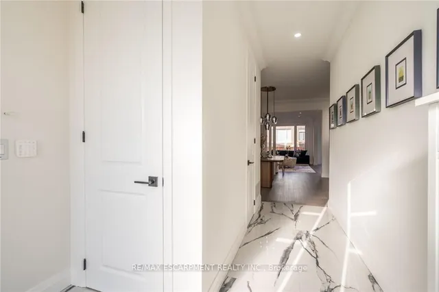 Additional image 4 of 128 FAIREY Cres