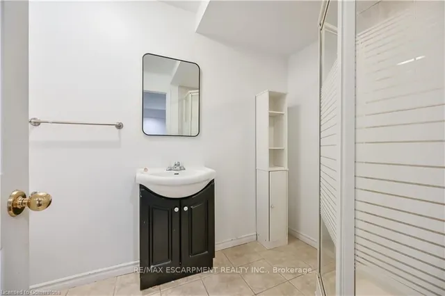 Additional image 30 of 76 Redfern Ave
