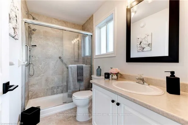 Additional image 28 of 145 GLENARIFF Dr