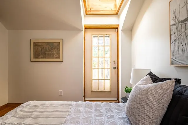 Additional image 38 of 218 Bay St