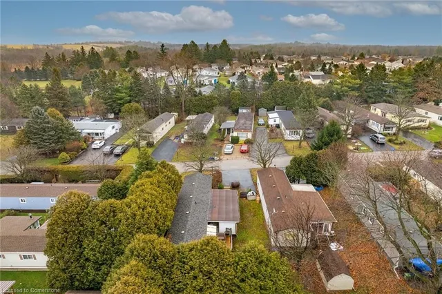 Additional image 32 of 94 Maple Cres