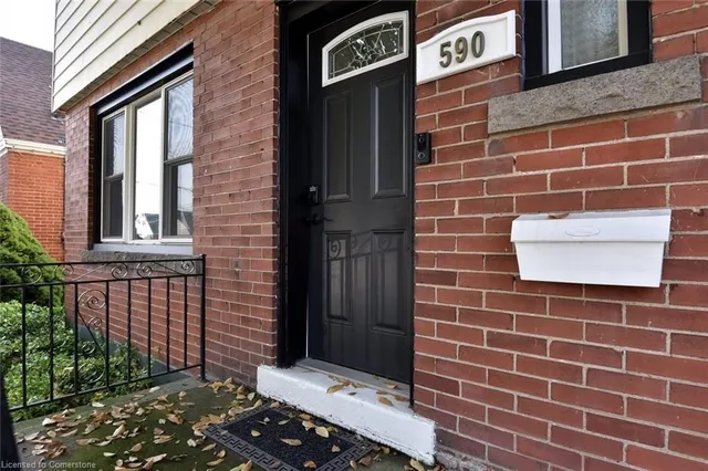 Additional image 5 of 590 Queensdale Ave