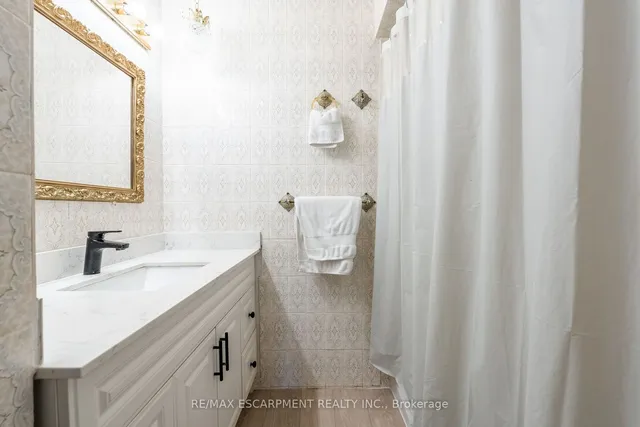 Additional image 20 of 50 1/2 Clyde St