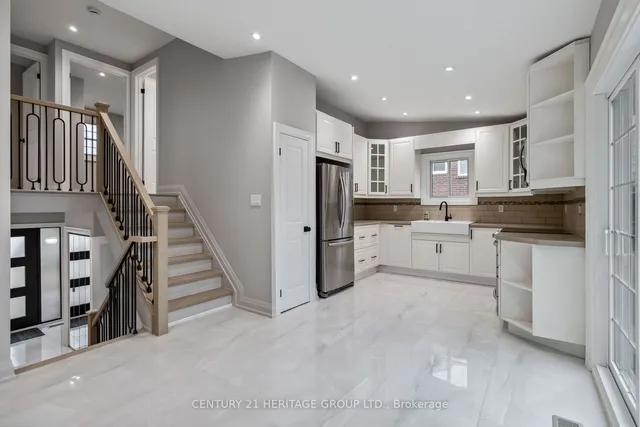 Additional image 11 of 734 Robertson Cres