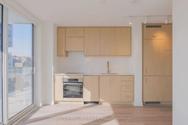 Additional image 4 of 9 TECUMSETH St Unit 721