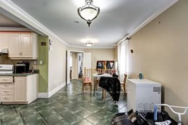 Additional image 18 of 109 Cayuga Ave