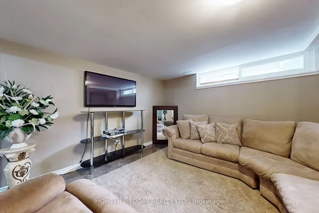 Additional image 33 of 958 Midland Ave