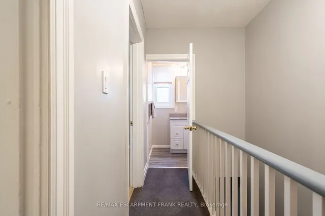 Additional image 23 of 202 CANADA St