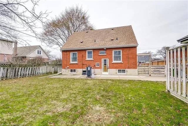 Additional image 37 of 8 Bromley Rd