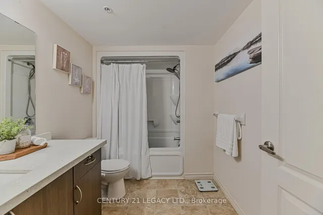 Additional image 18 of 1460 Main St Unit 214