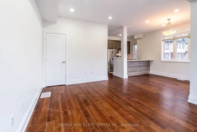 Additional image 30 of 2 Near Lane