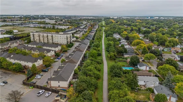 Additional image 4 of 5032 MERCER Common